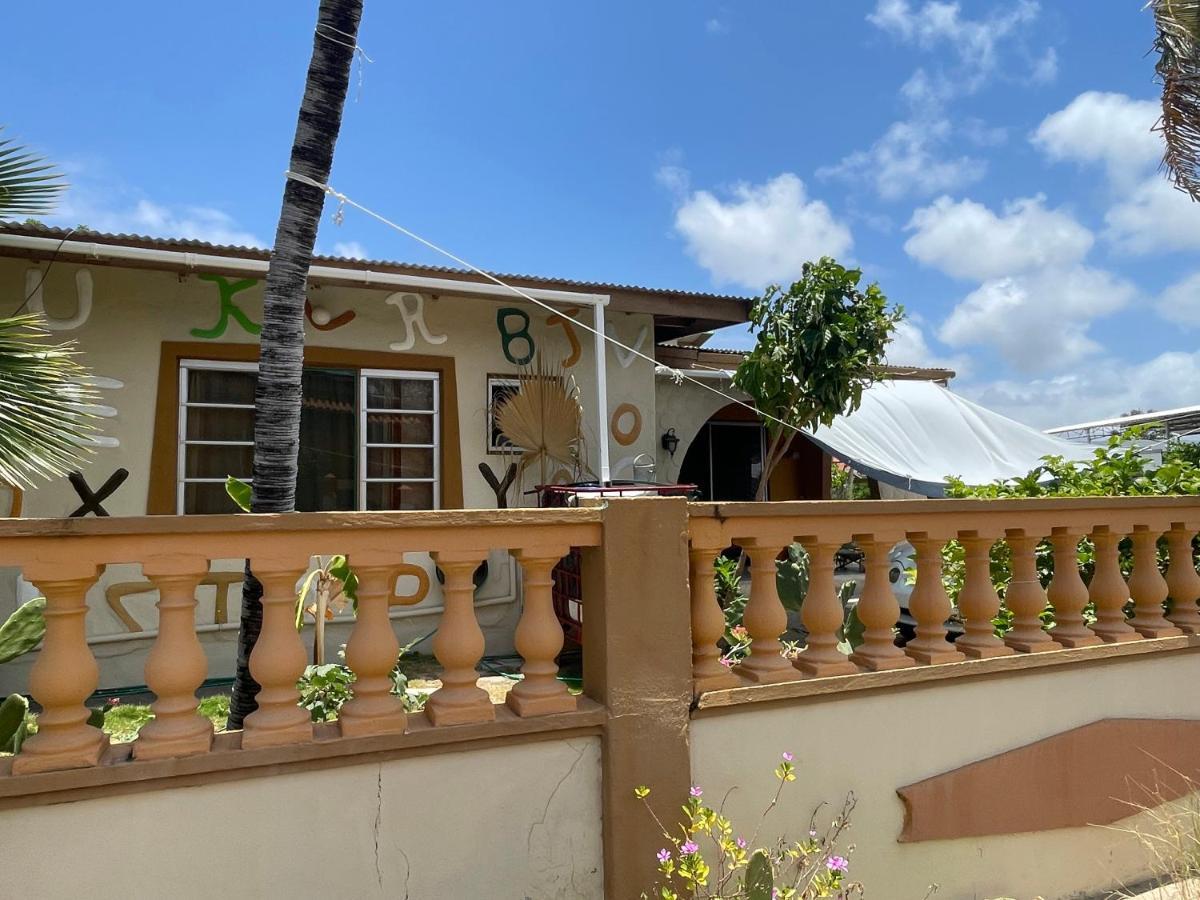 Appartement Aruba Backpackers à Oranjestad Extérieur photo
